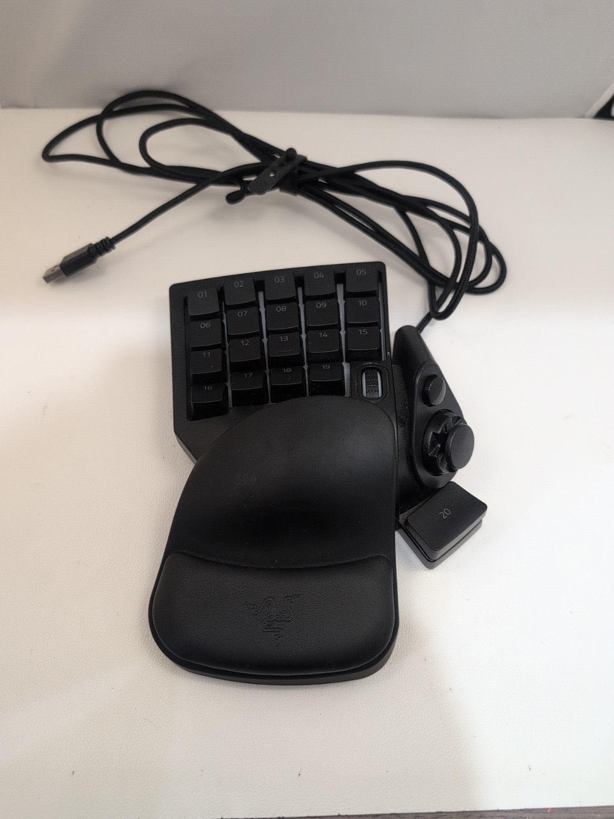 Razer Tartarus V2 (RZ07-02270100-R3U1) Chroma Gaming Keypad Tested Working 