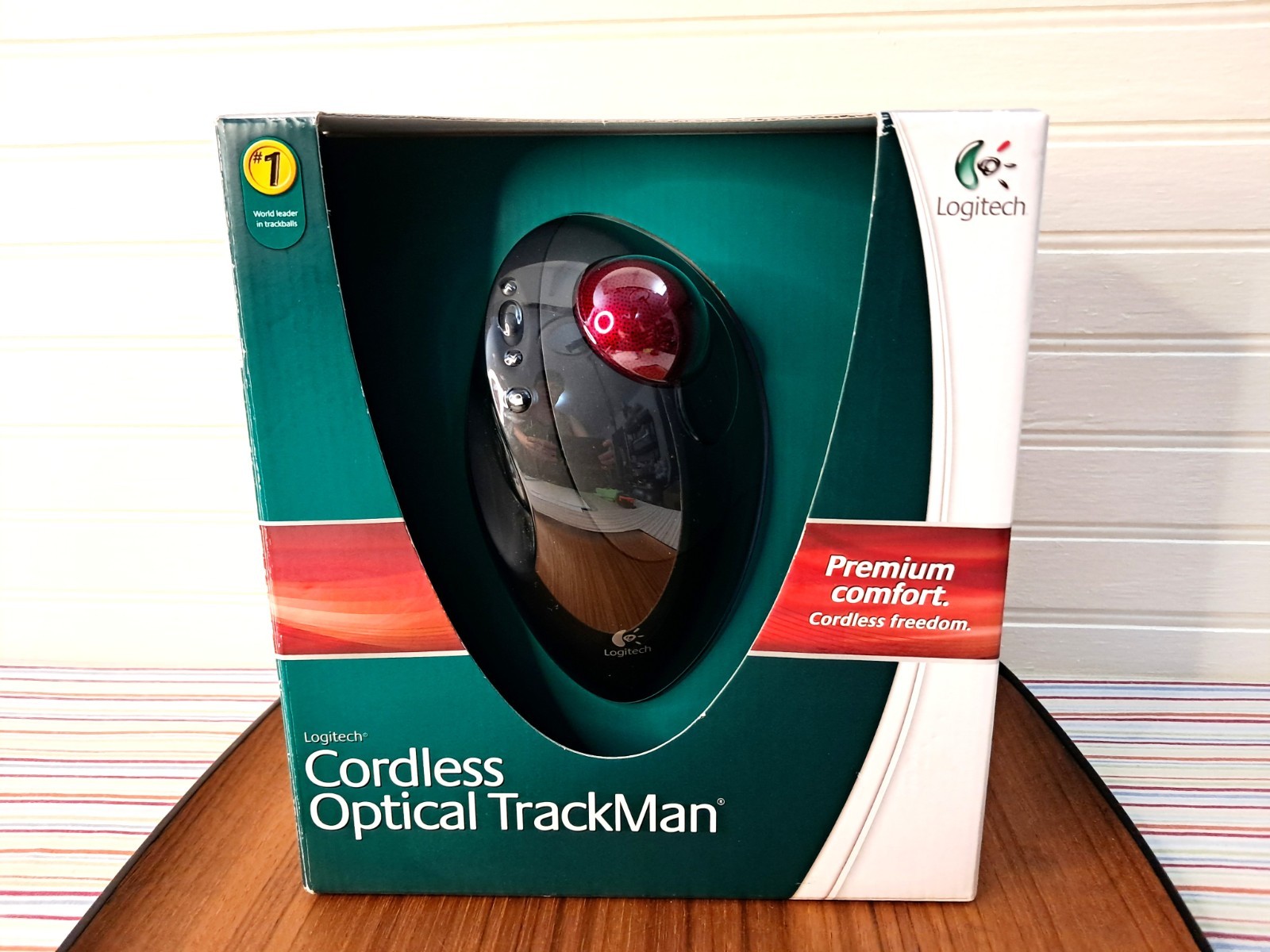 Logitech TrackMan Cordless Optical Mouse 904369-0403 New In Box NOS