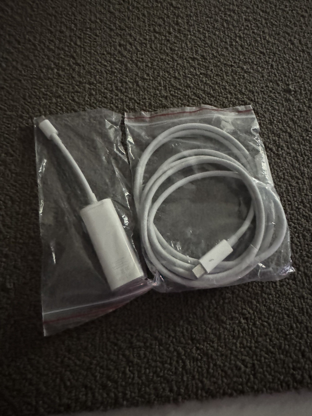 Apple Thunderbolt 3 USB-C to Thunderbolt 2 Adapter A1790 w/ Thunderbolt 2 Cable