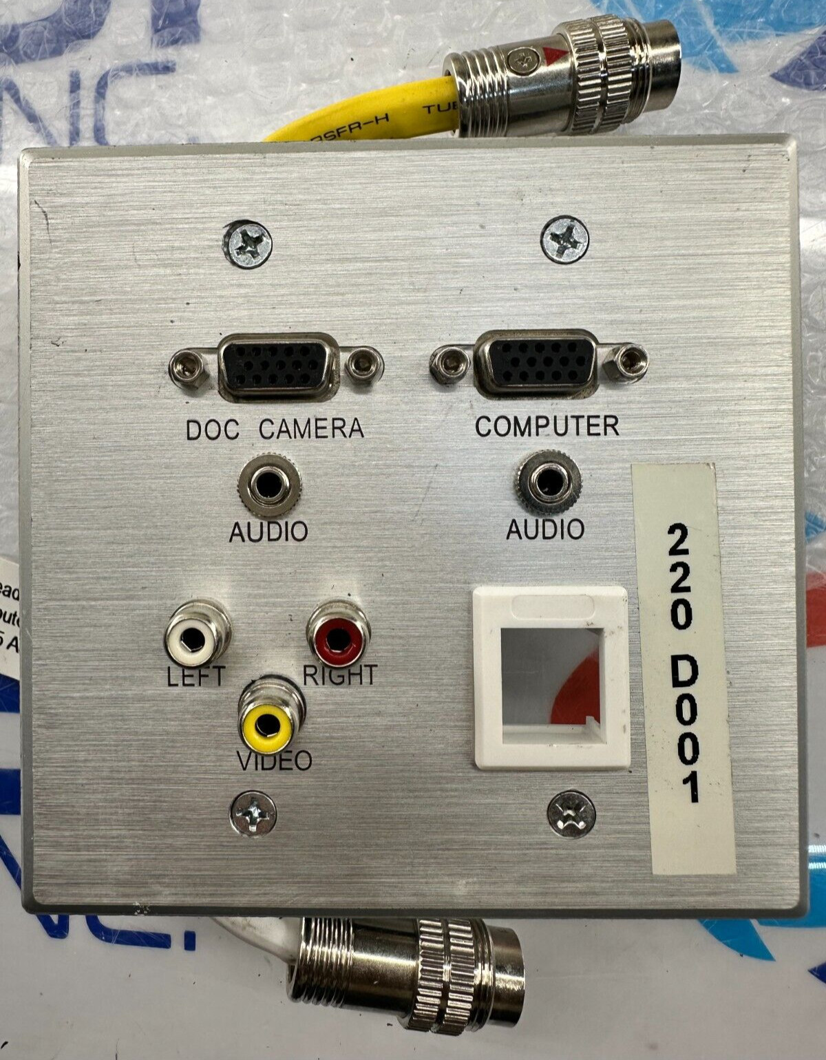 Rapid Run Integrated VGA HD15 3.5mm RCA Audio Wall Plate