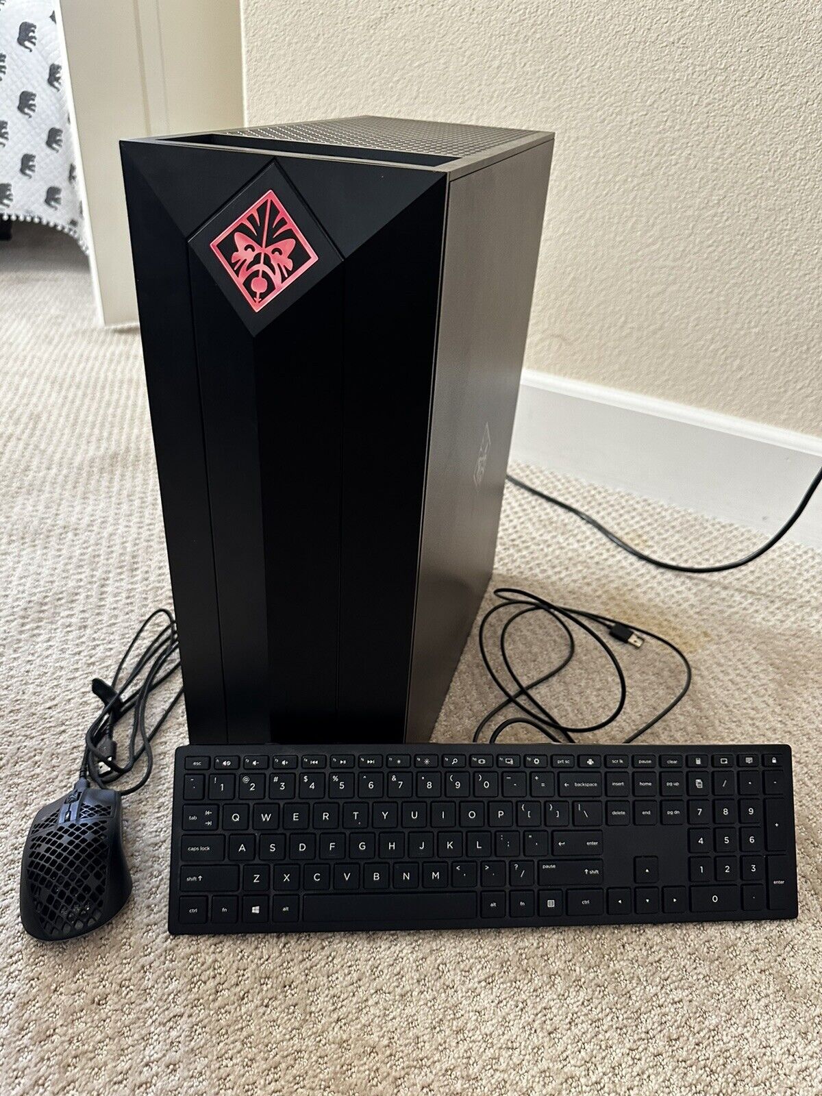 HP OMEN Obelisk 875-0120 + Mouse And Keyboard