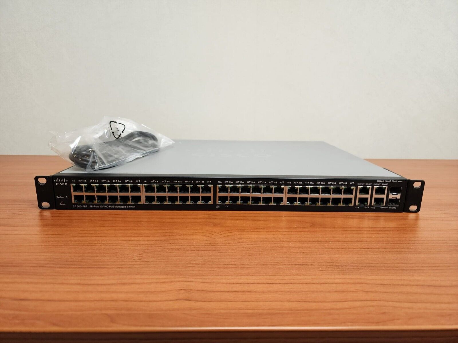 SF300-48P - Cisco Small Business 300 Series Managed Switch