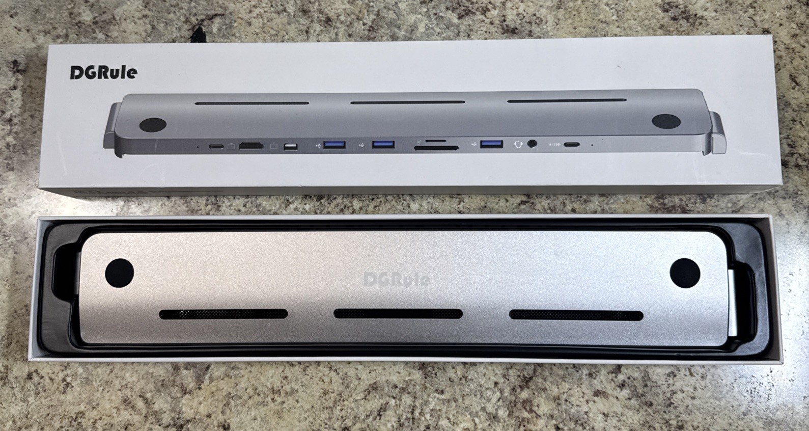 DGRule iCom 15 Docking Station for MacBook Pro 15 Silver USB-C HDMI DP 
