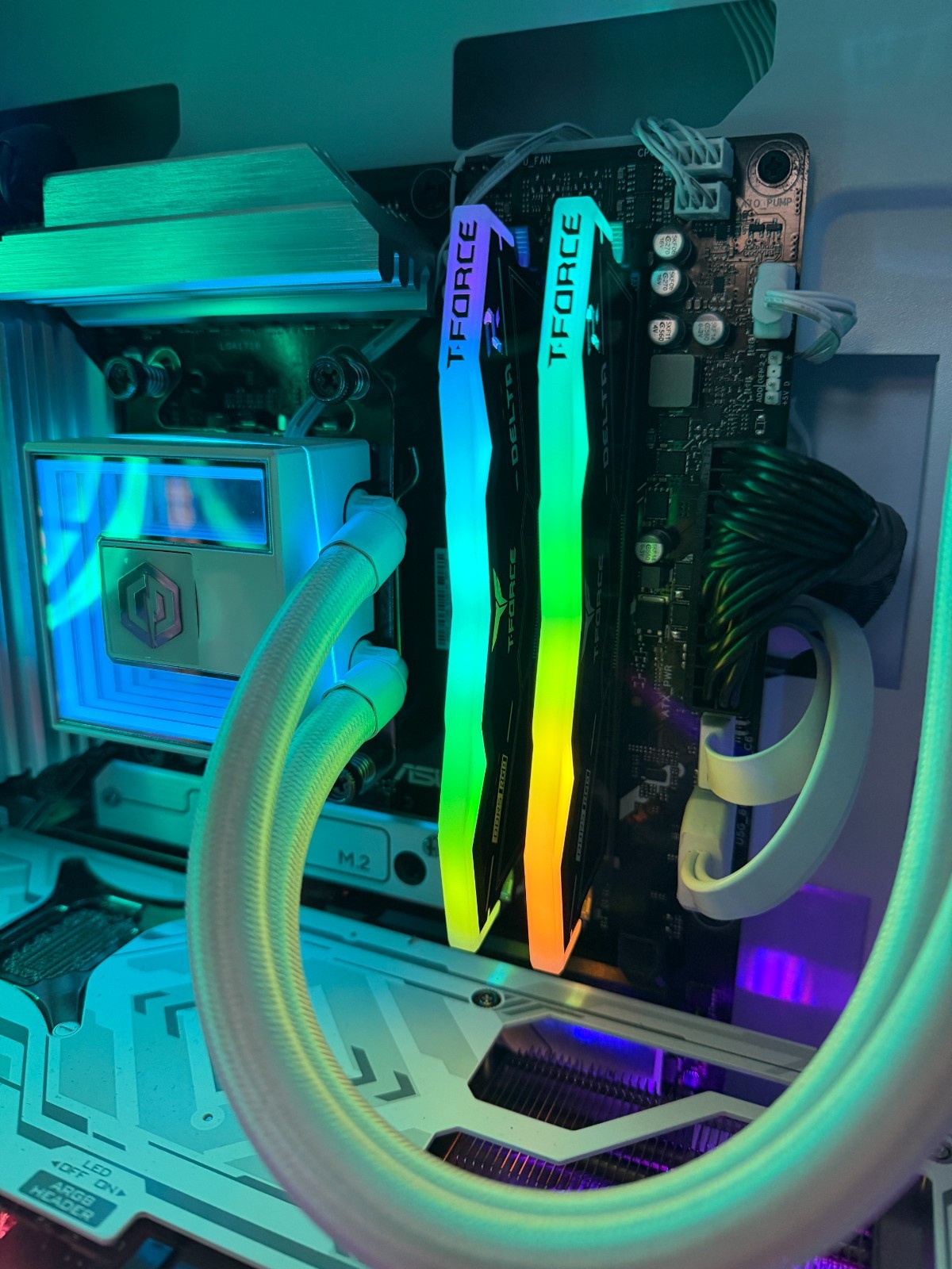 64 GB DDR 5 6400 CL40 T-FORCE delta AMD-INTEL