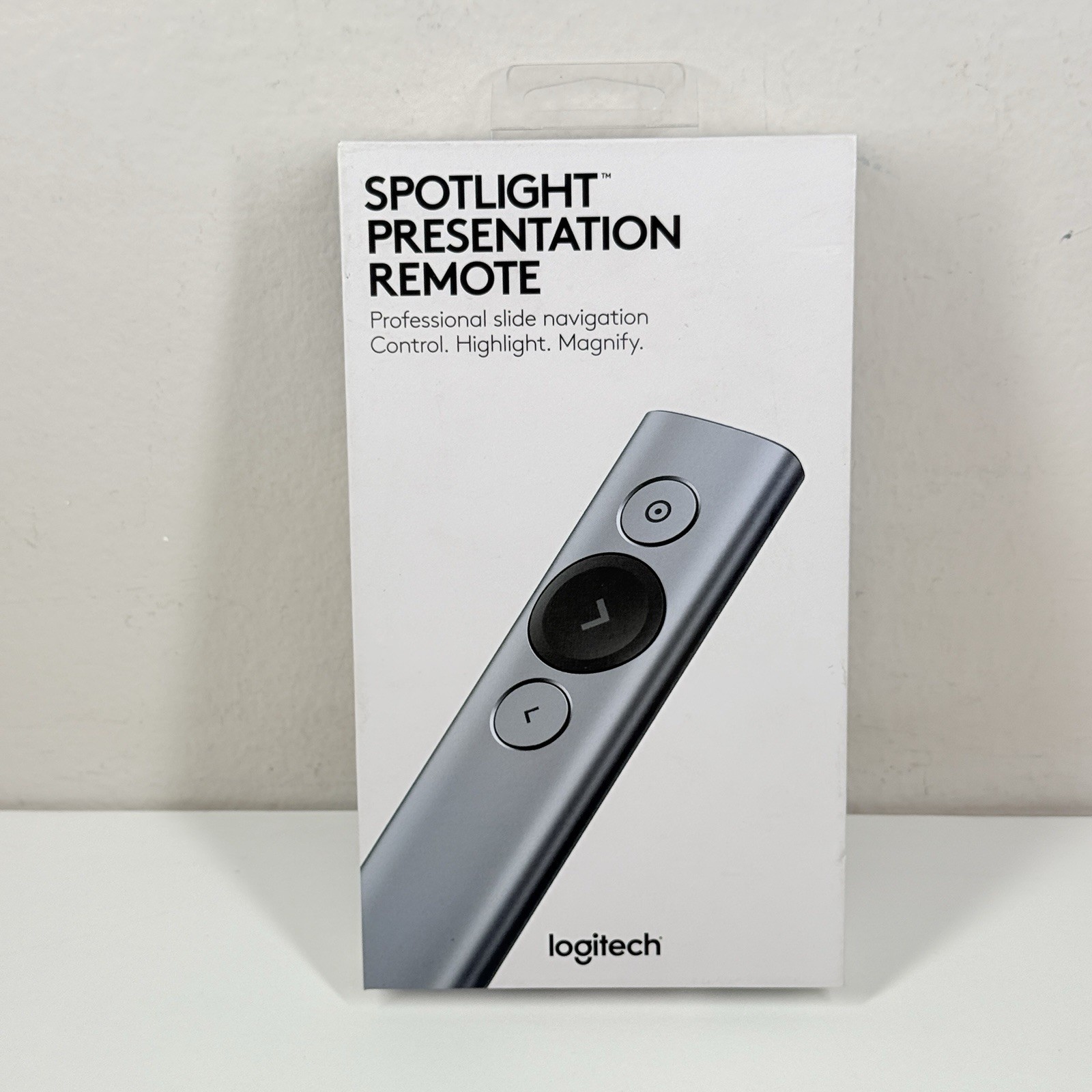 Logitech Spotlight Wireless Presentation Remote Control USB 910-004654 Open Box