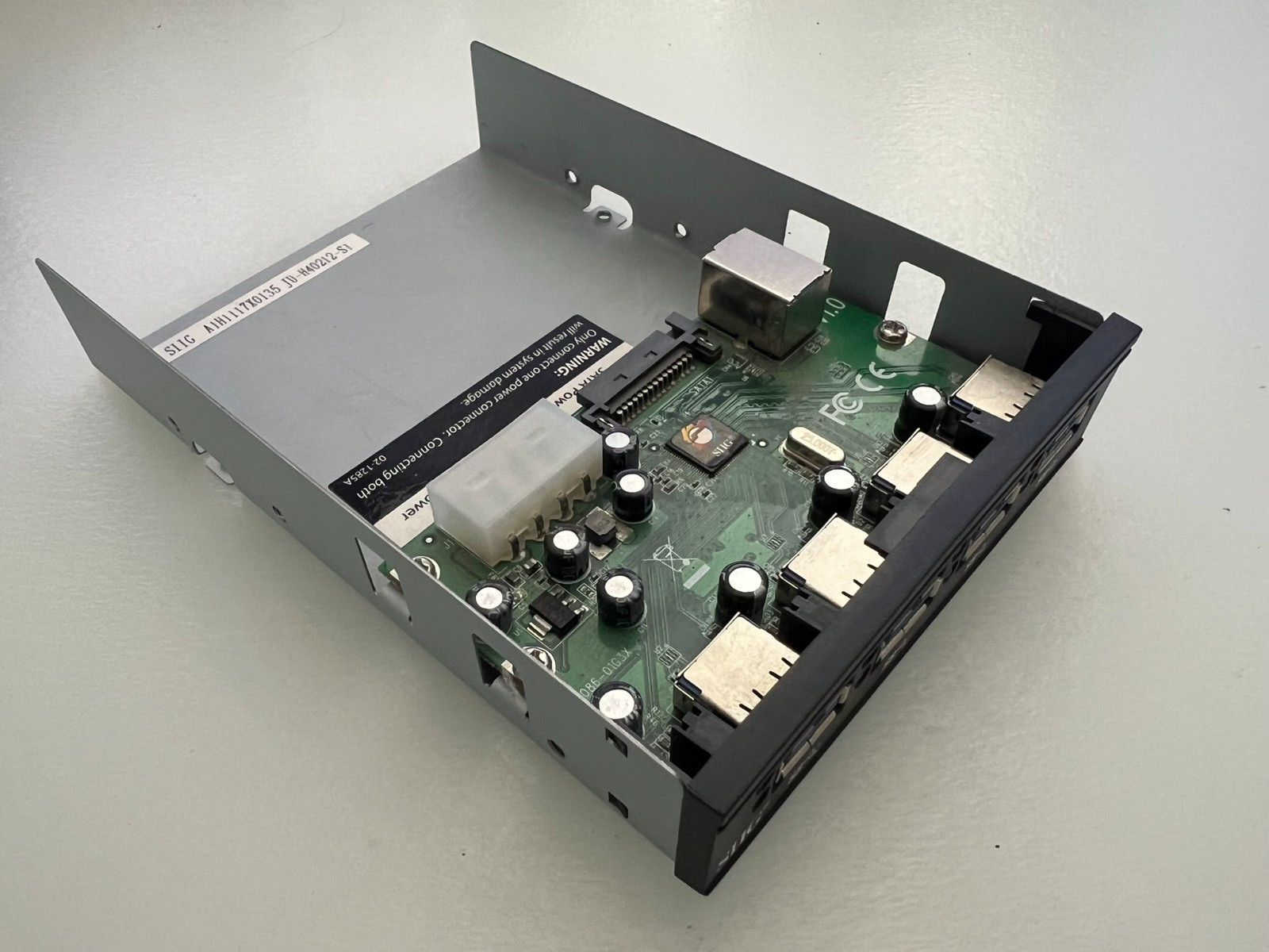 SIIG SuperSpeed USB 3.0 4-Port Bay Hub Model JU-H40212-S1