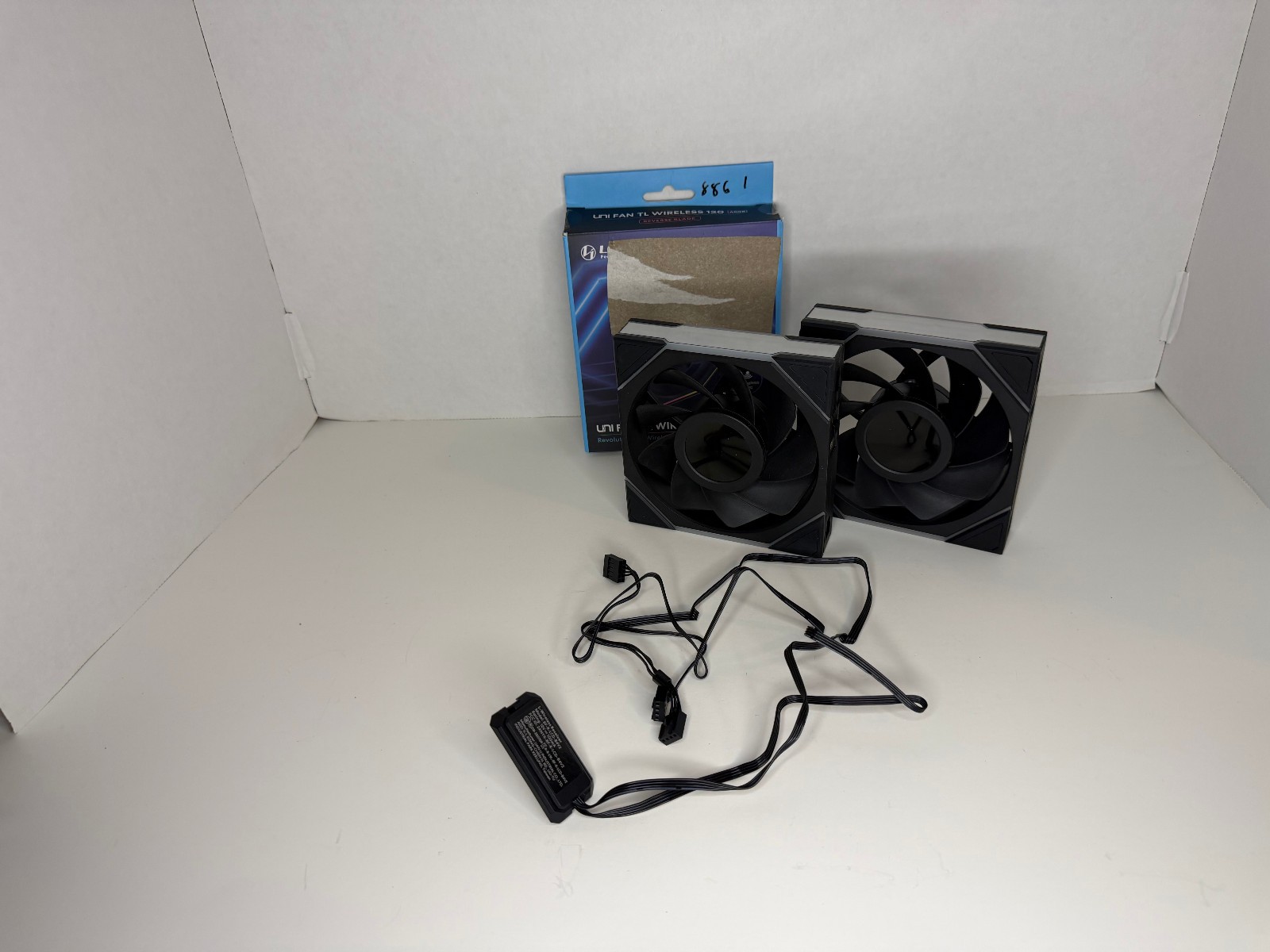 *Fans Only* Lian Li UNI FAN TL LCD Wireless Reverse Blade 120mm - Black (2-Pack)