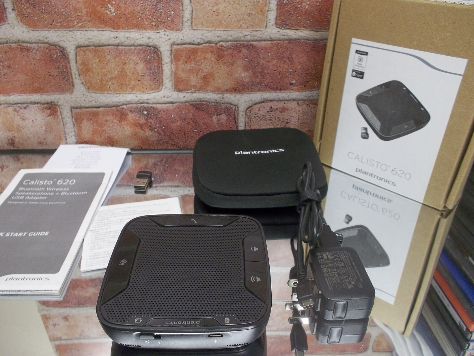 Plantronics Calisto P620-M Wireless Speakerphone w/ Bluetooth Dongle, Carry Case