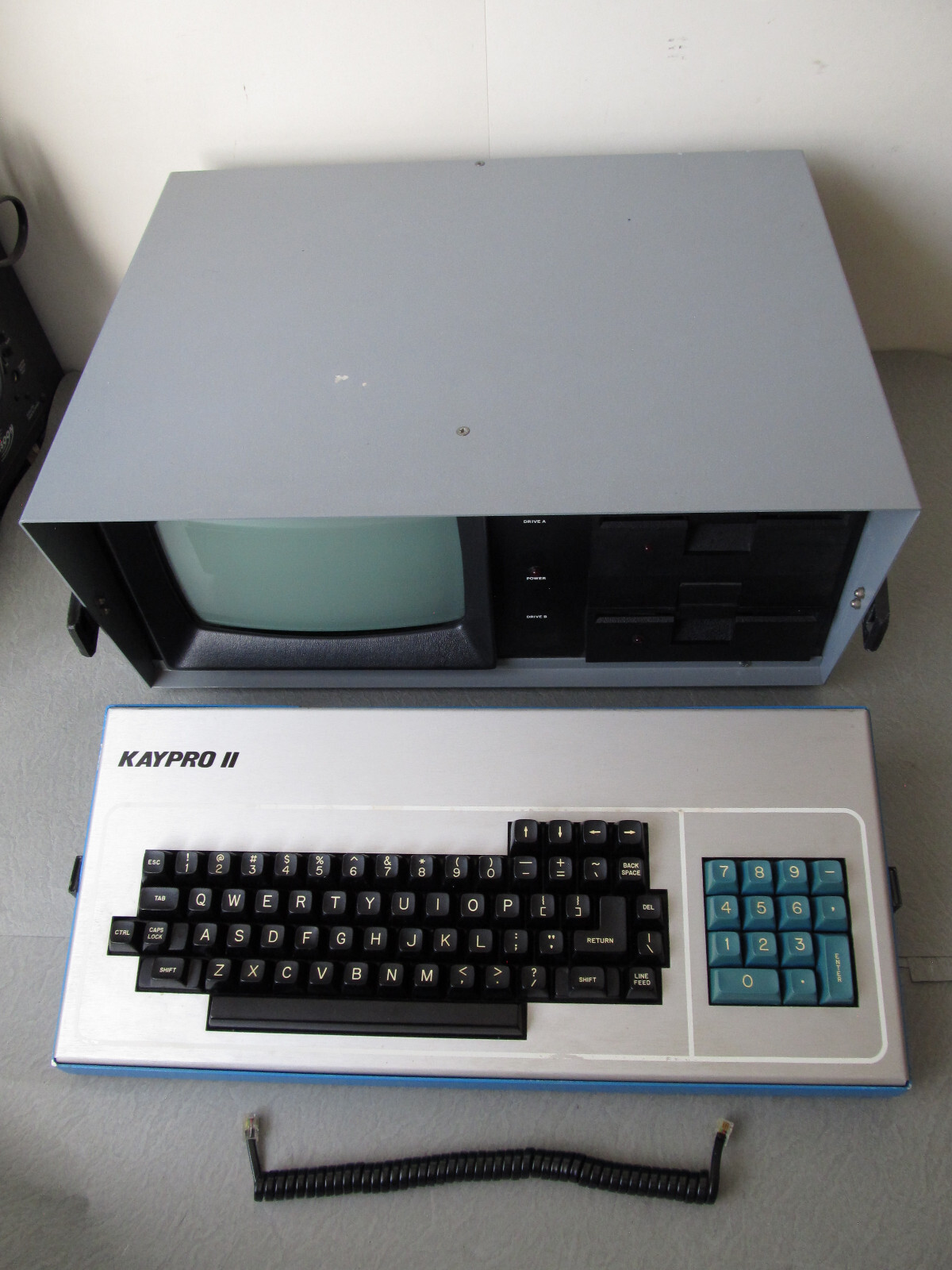 Vintage Kaypro II Computer  ***Pls Read