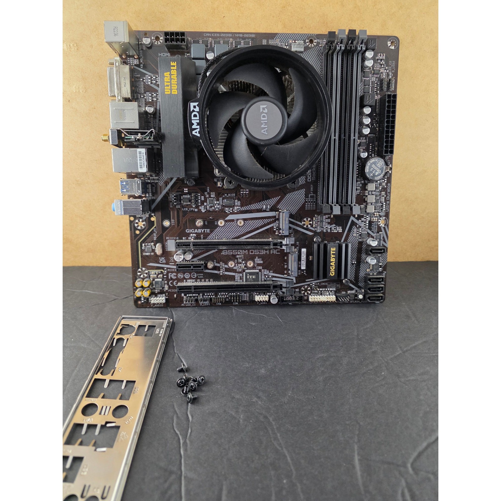 Gigabyte B550M DS3H AC AMD AM4 microATX Motherboard Wifi