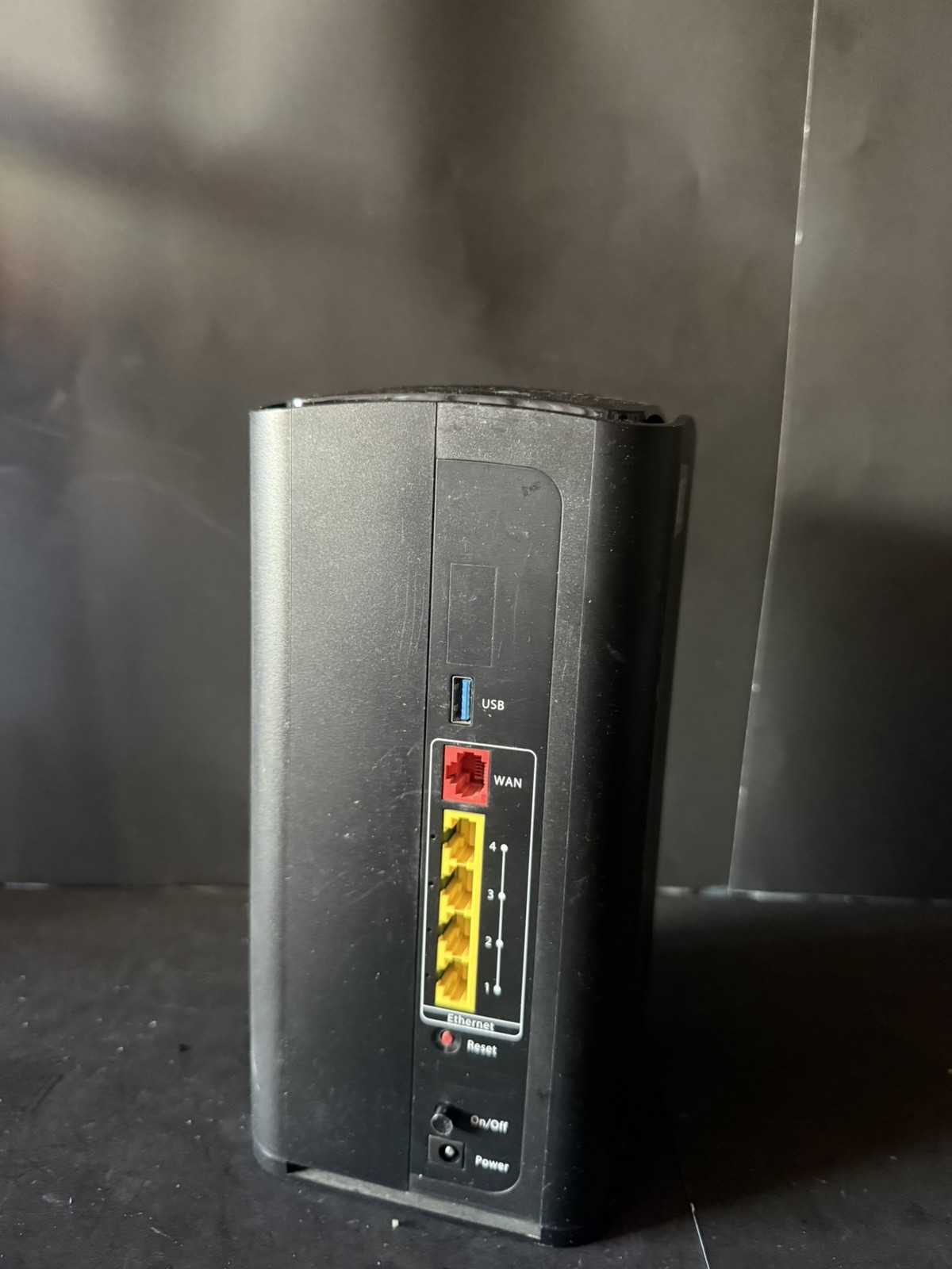 Arris NVG558HX  Verizon 4G LTE Internet Gateway Router - Black - -