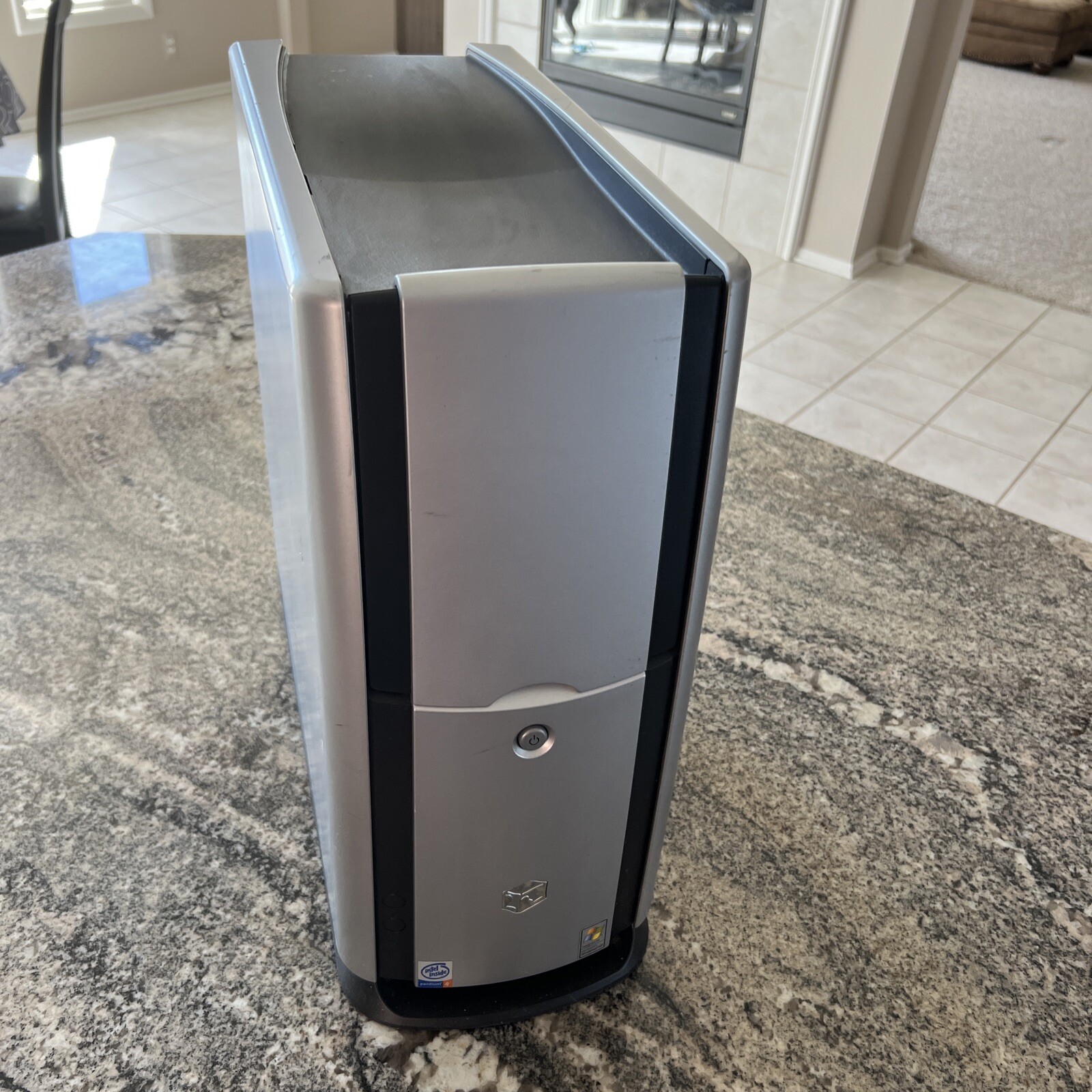 Gateway MFAXPNT ESX 500S PC Pentium 4 1.80GHz 256MB RAM No HDD - Retro Gaming