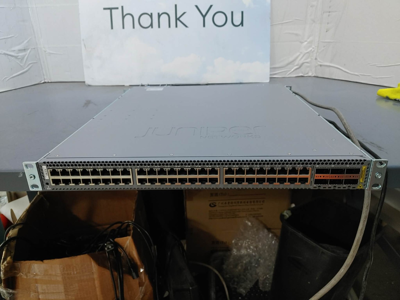 Juniper Networks QFX5100-48T-AFO 48x 10GbE 6x 40GbE Network Switch 2X PS w Rails