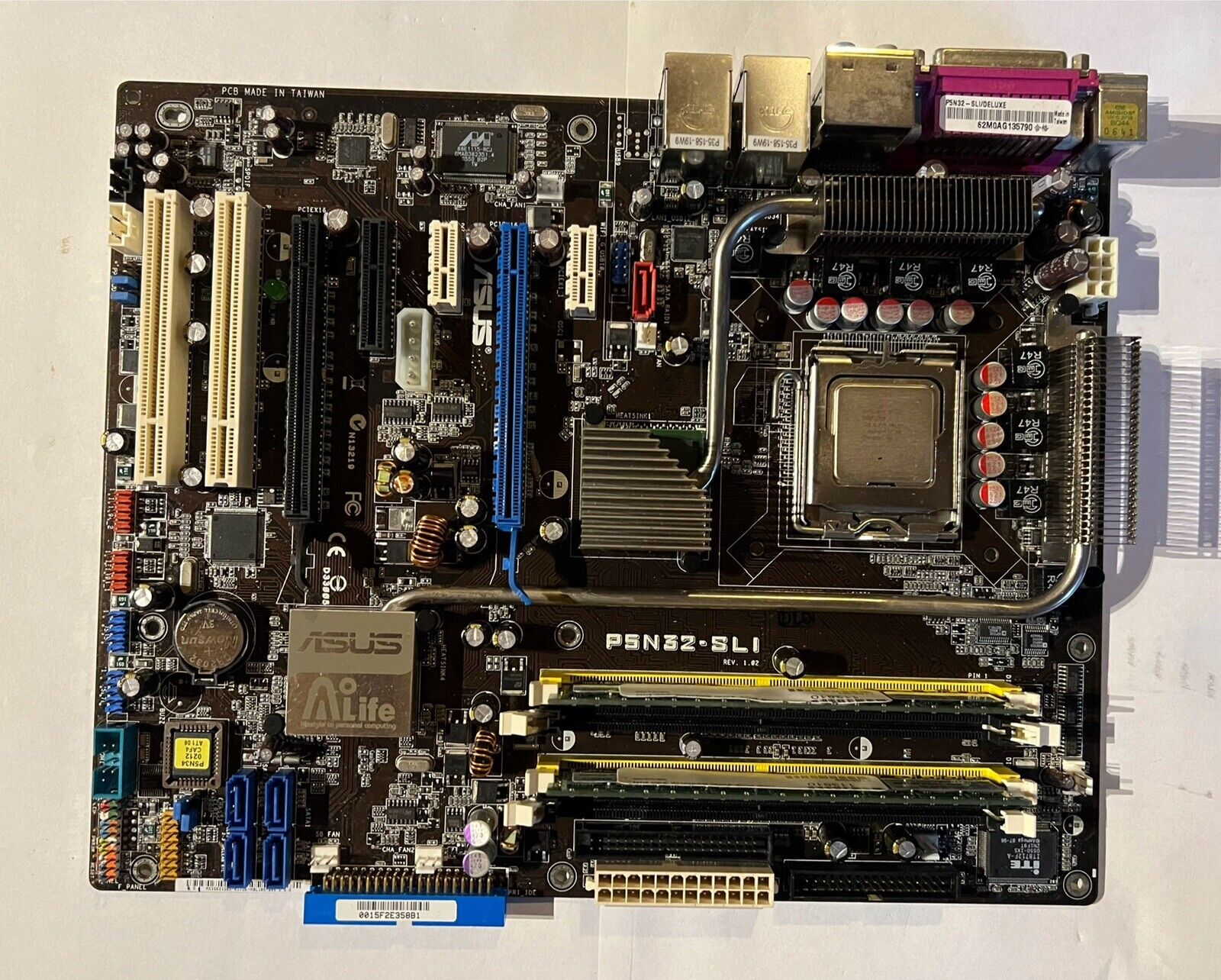 ASUS A8N32-SLI Deluxe, Socket 939, AMD Motherboard - Use For Parts