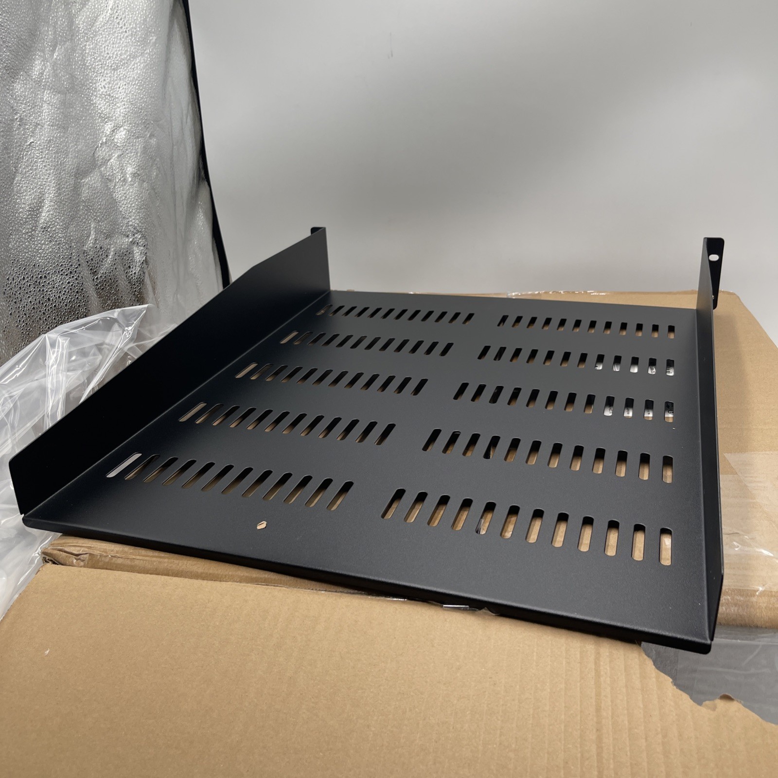 StarTech CABSHELF22V 2U 22in Vented Rack Mount Fixed Shelf Server Rack Cabinet