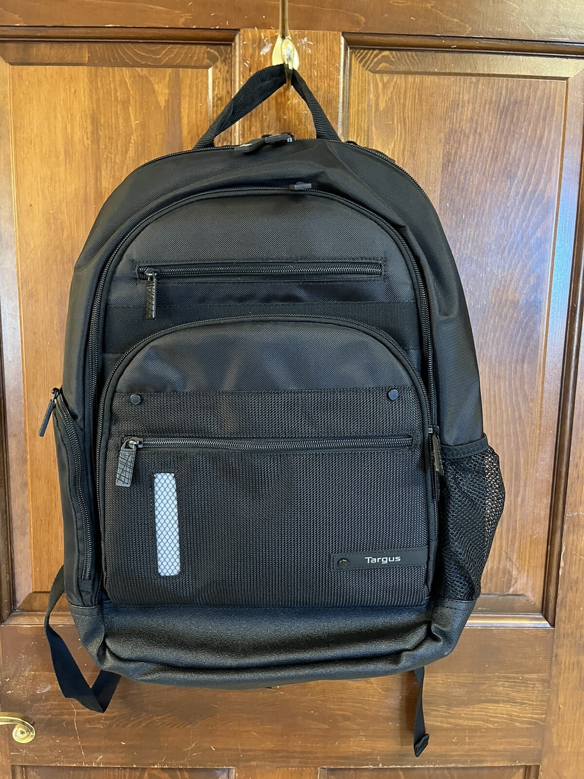 Targus Revolution Travel & TSA-Friendly Backpack w 14in Laptop Sleeve, Black EUC