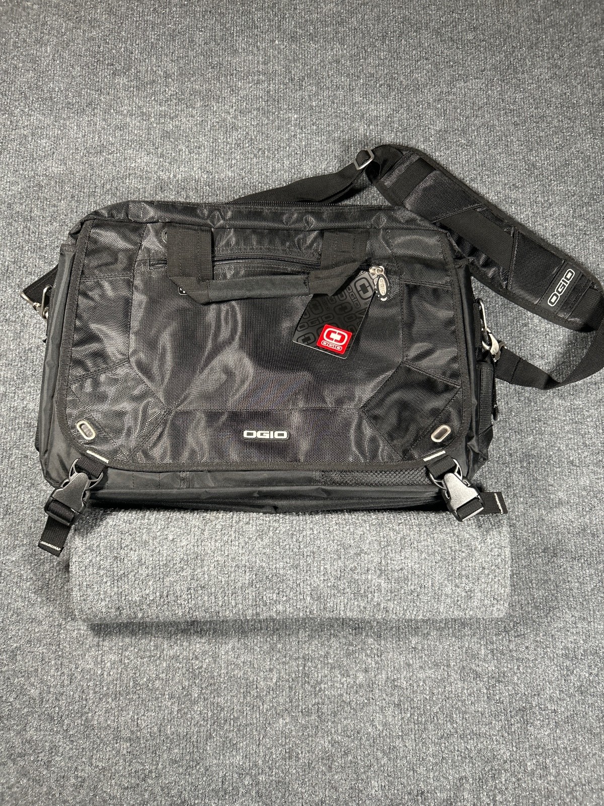 Ogio Black Durable Shoulder Laptop Bag with Adjustable Strap