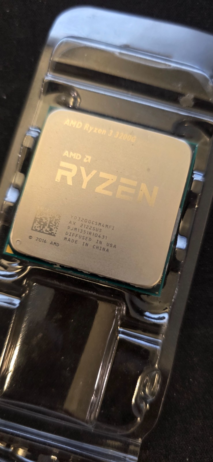 AMD Ryzen 3 3200G - 4GHz 4-Core Unlocked Desktop Processor