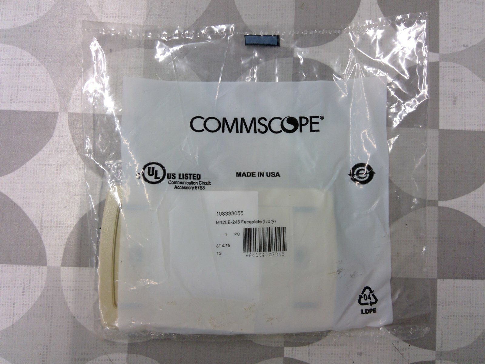 Commscope M12LE-246 2 Port 1 Gang Face Plate, Ivory **Free Shipping**
