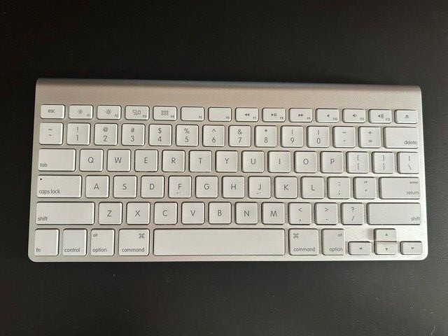 GENUINE Apple Wireless Keyboard A1314 Bluetooth Keyboard - Tested/Working