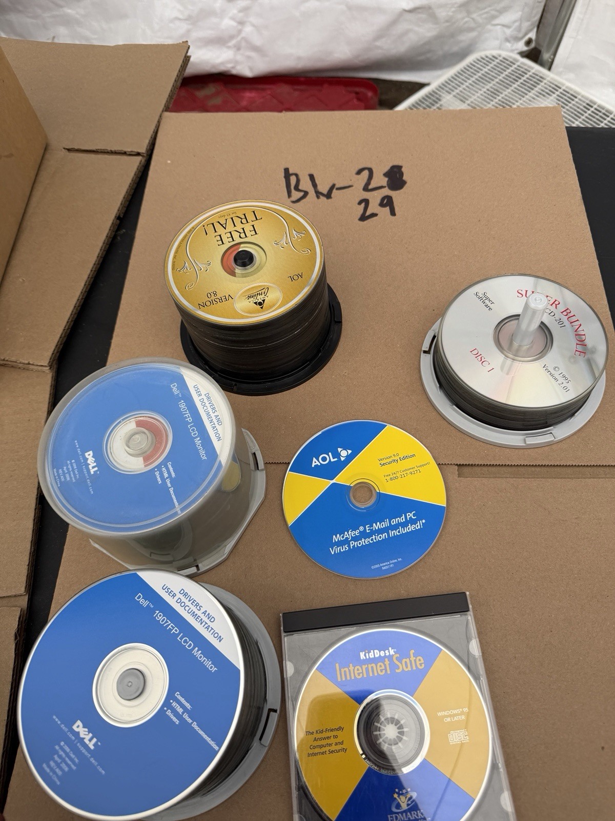 Lot of 77 Software Discs for PC Microsoft/Linux/ +More