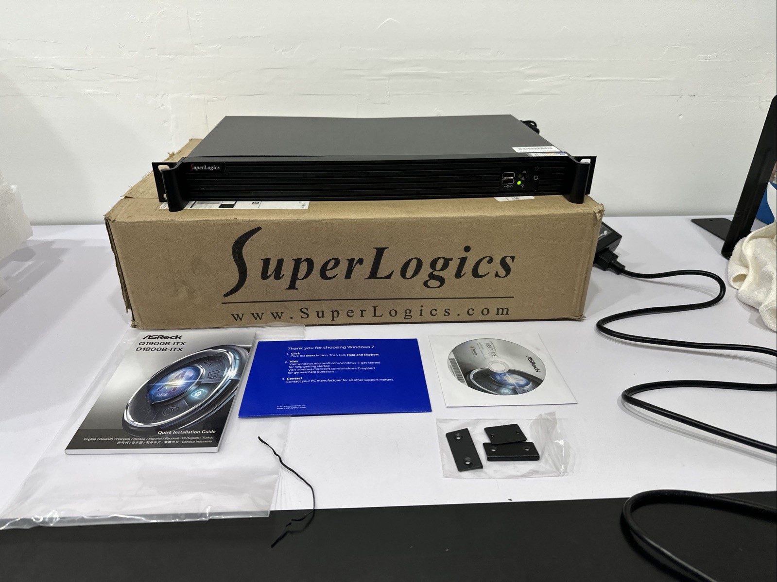 SuperLogics - Server Automation Computers Rack Mount 1U SL-1U-J1900B-GC