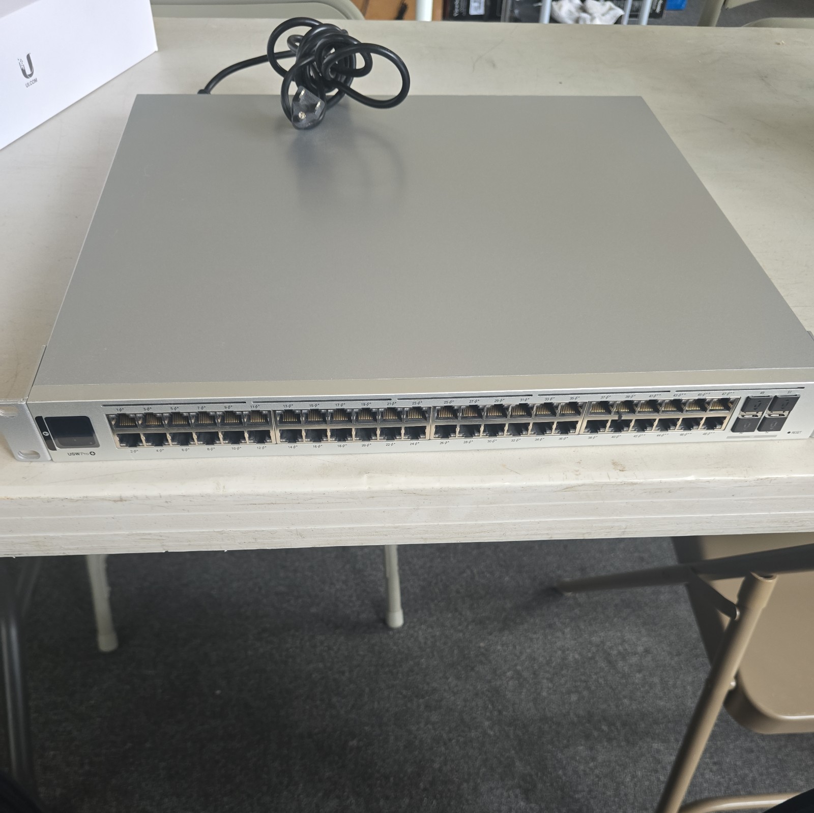 Ubiquiti Networks USW-PRO-48-POE 48-Ports Rack Mountable Ethernet Switch Bundle
