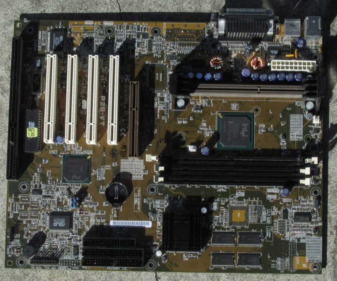 HP/Asus P2B-VT ATX Motherboard (Intel 440BX + onboard Nvidia Riva TNT 64-bit)