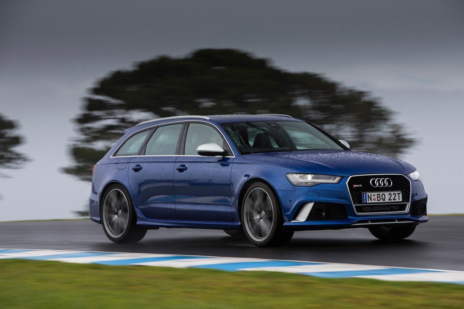 Cars 2015 audi rs6 avant au spec wagon Desk Mat Stitched
