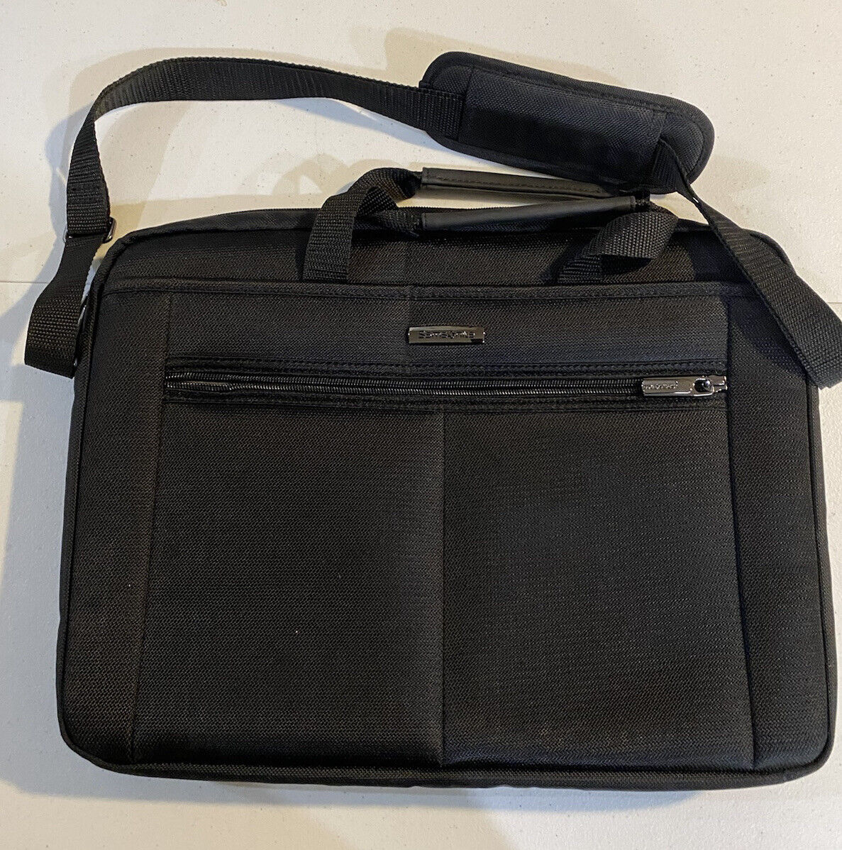 Samsonite Laptop Computer Travel Case Black Bag 15.75x12x2  New Without Tags
