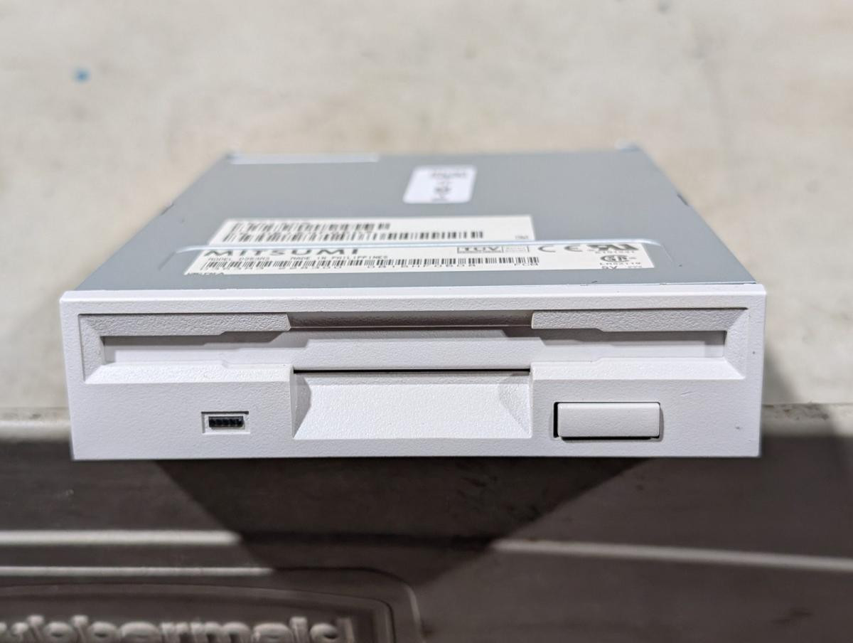 Mitsumi D353M3 3.5" 1.44MB 720KB Floppy Disk Drive