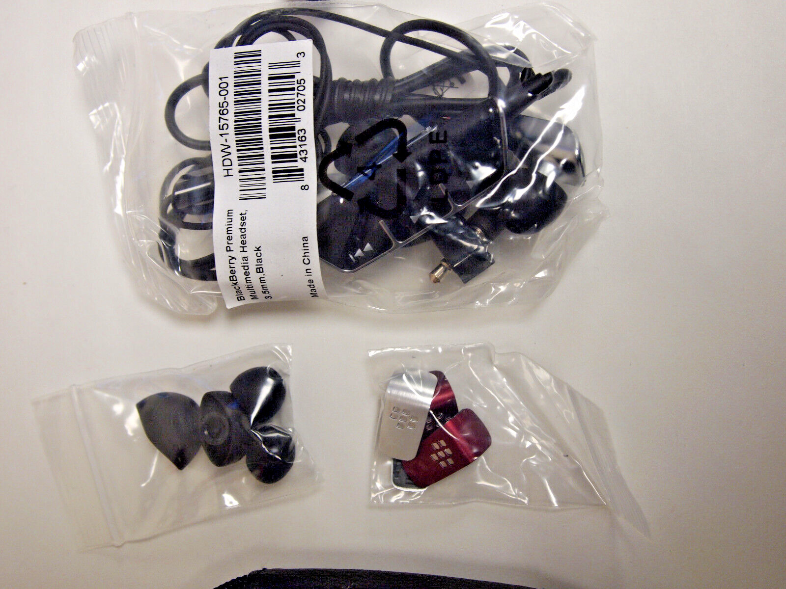 NEW Blackberry Premium Multimedia 3.5mm Headset Case HD Stereo HDW-15765-001