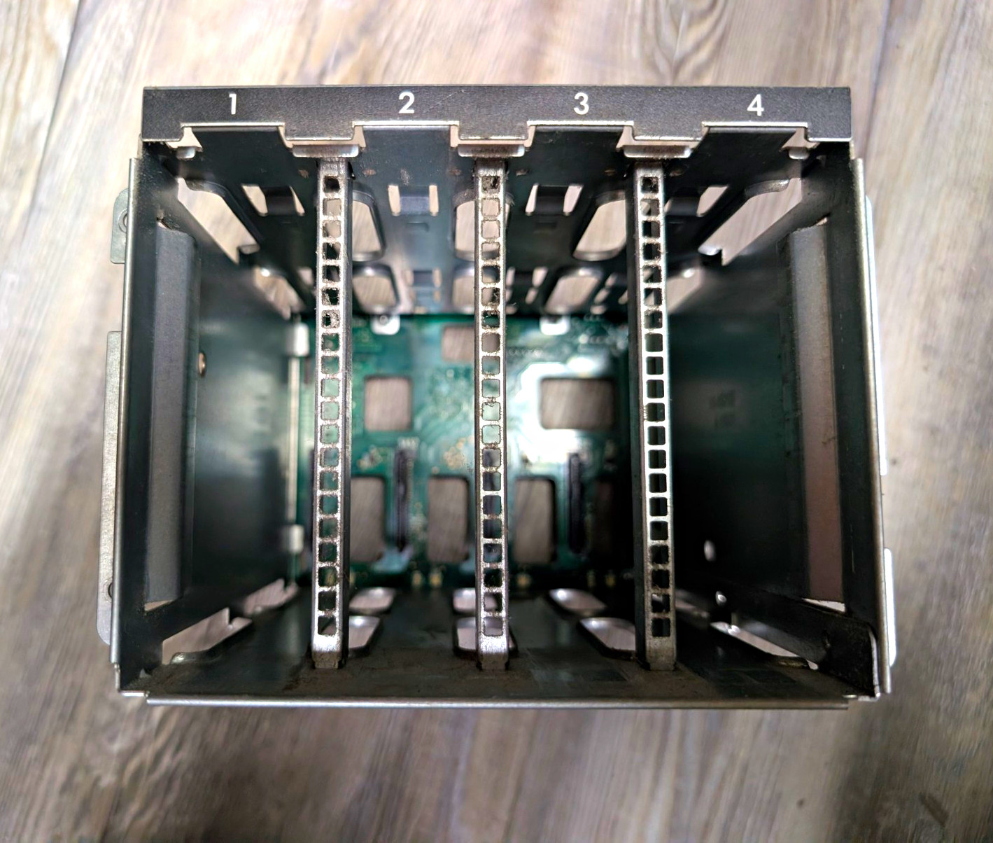 HP 637218-001 SAS SATA Drive Cage And Backplane For Proliant Ml110 G7