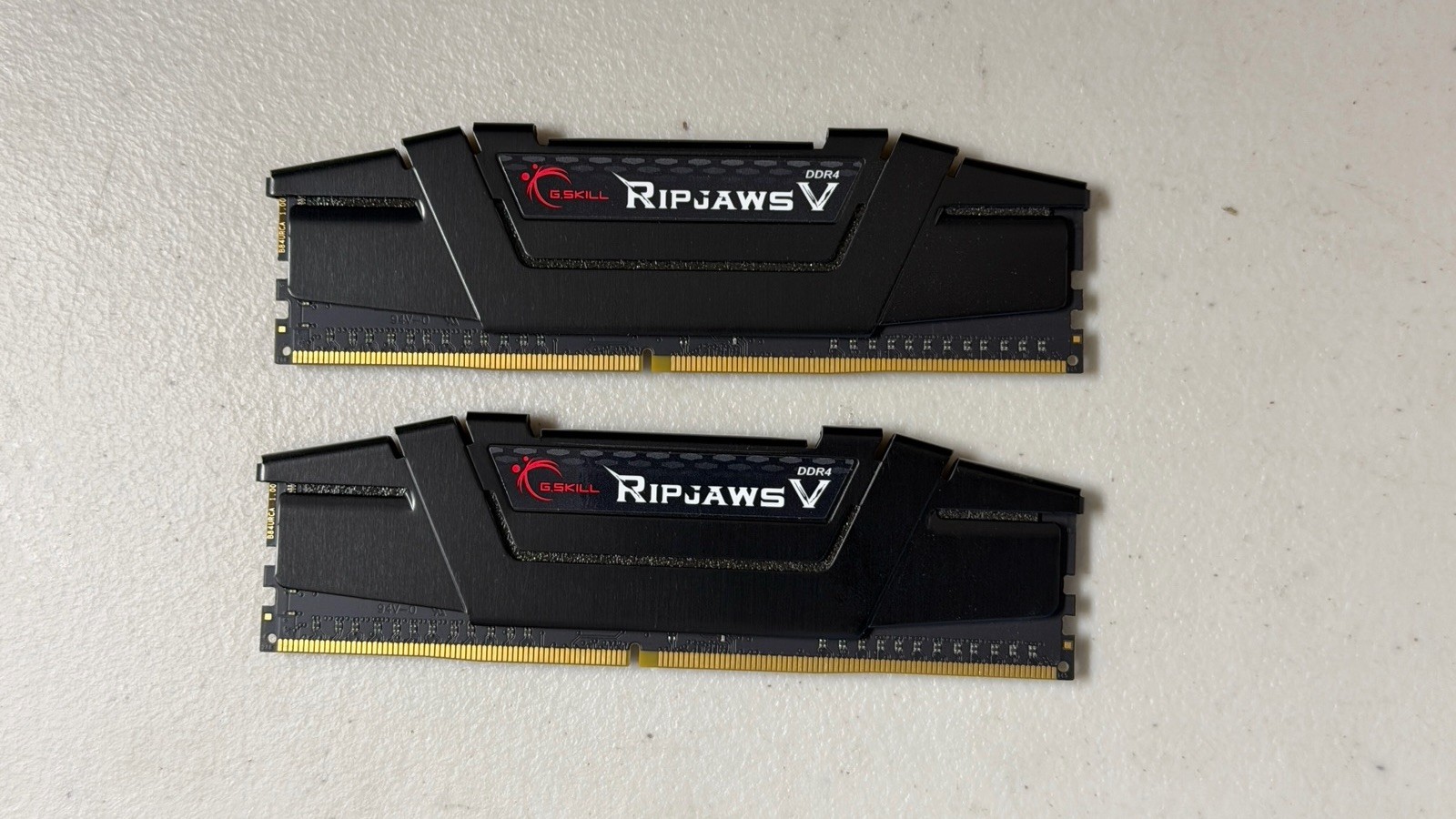 G.Skill Ripjaws V 8GB (2x4GB) RAM DDR4 2666MHz F4-2666C15S-4GVK