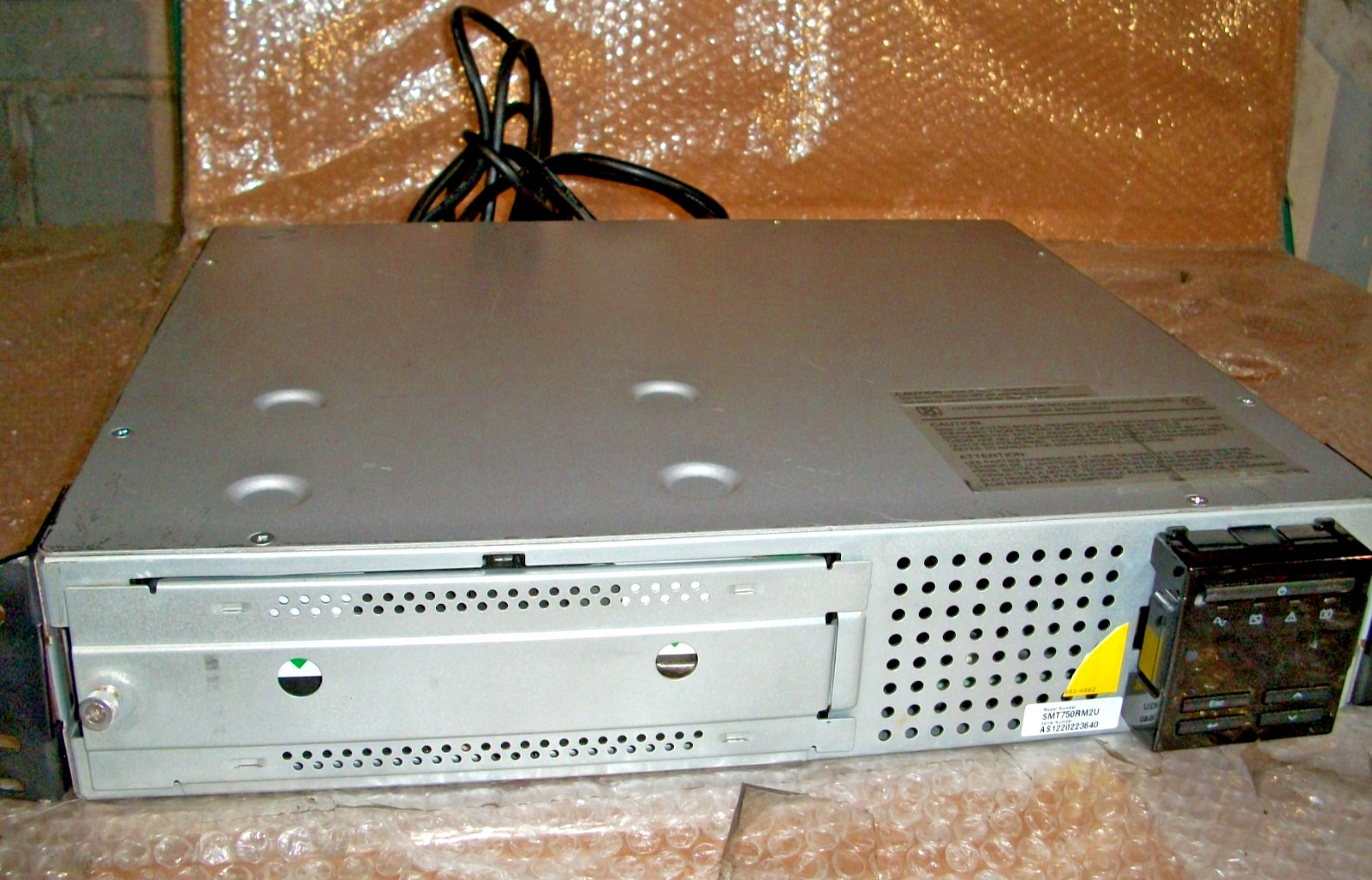APC SMT750RM2U Line Interactive Rackmount Smart-UPS [No Battery]
