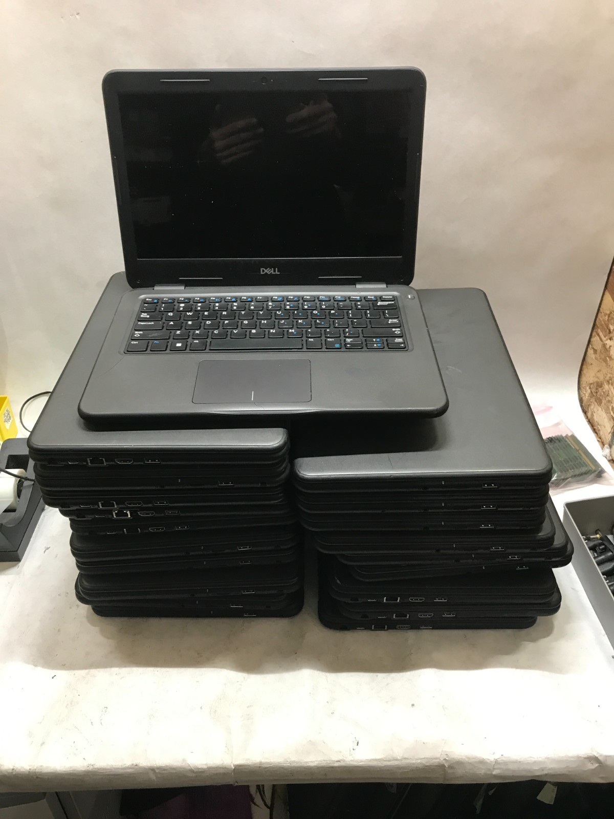 Lot of 20 Dell Latitude 3310 13" Intel Core i5 NO RAM NO SSD/OS C-Grade READ -DW