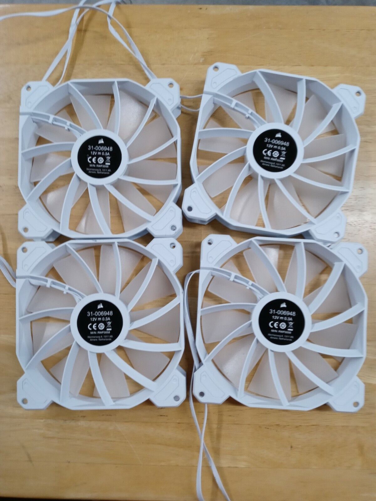 Set of 4 RGB white fans new Corsair 140mm ,12v DC 0.3A . 4pins. 31006948
