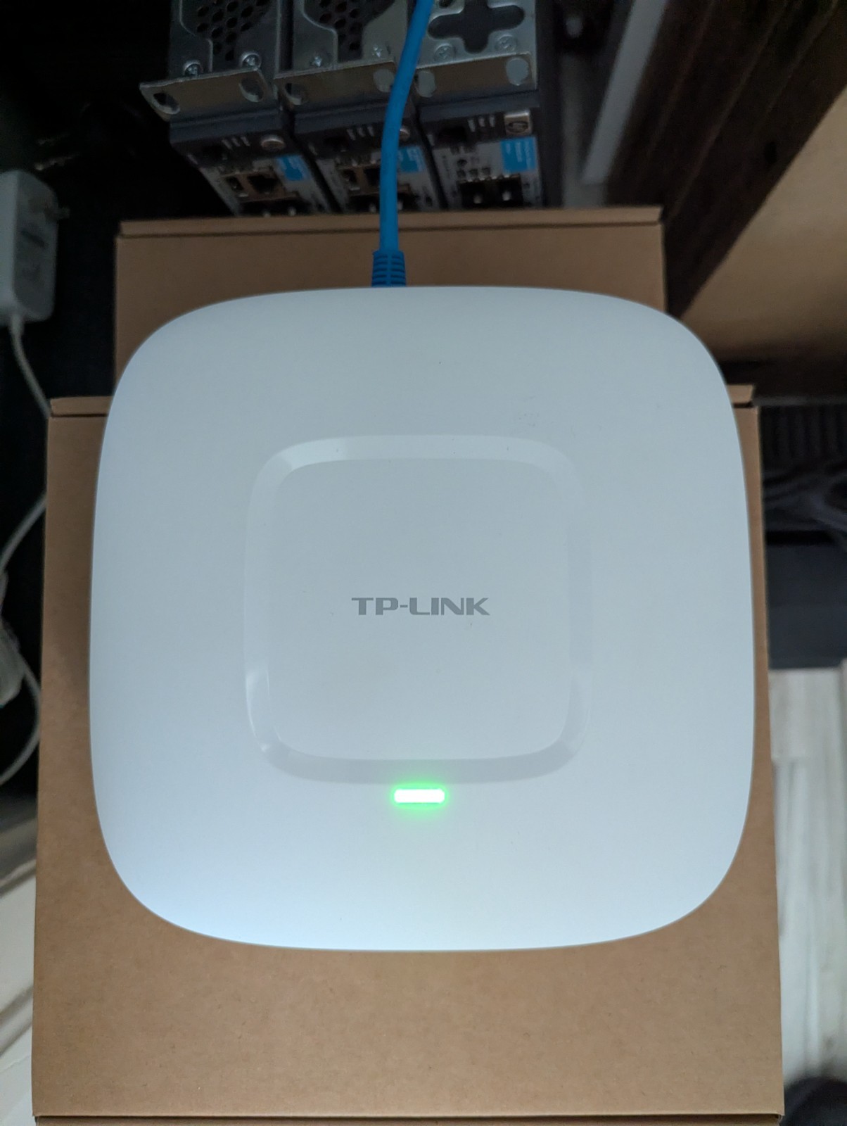TP-Link EAP220 Indoor Dual-Band Wireless Access Point