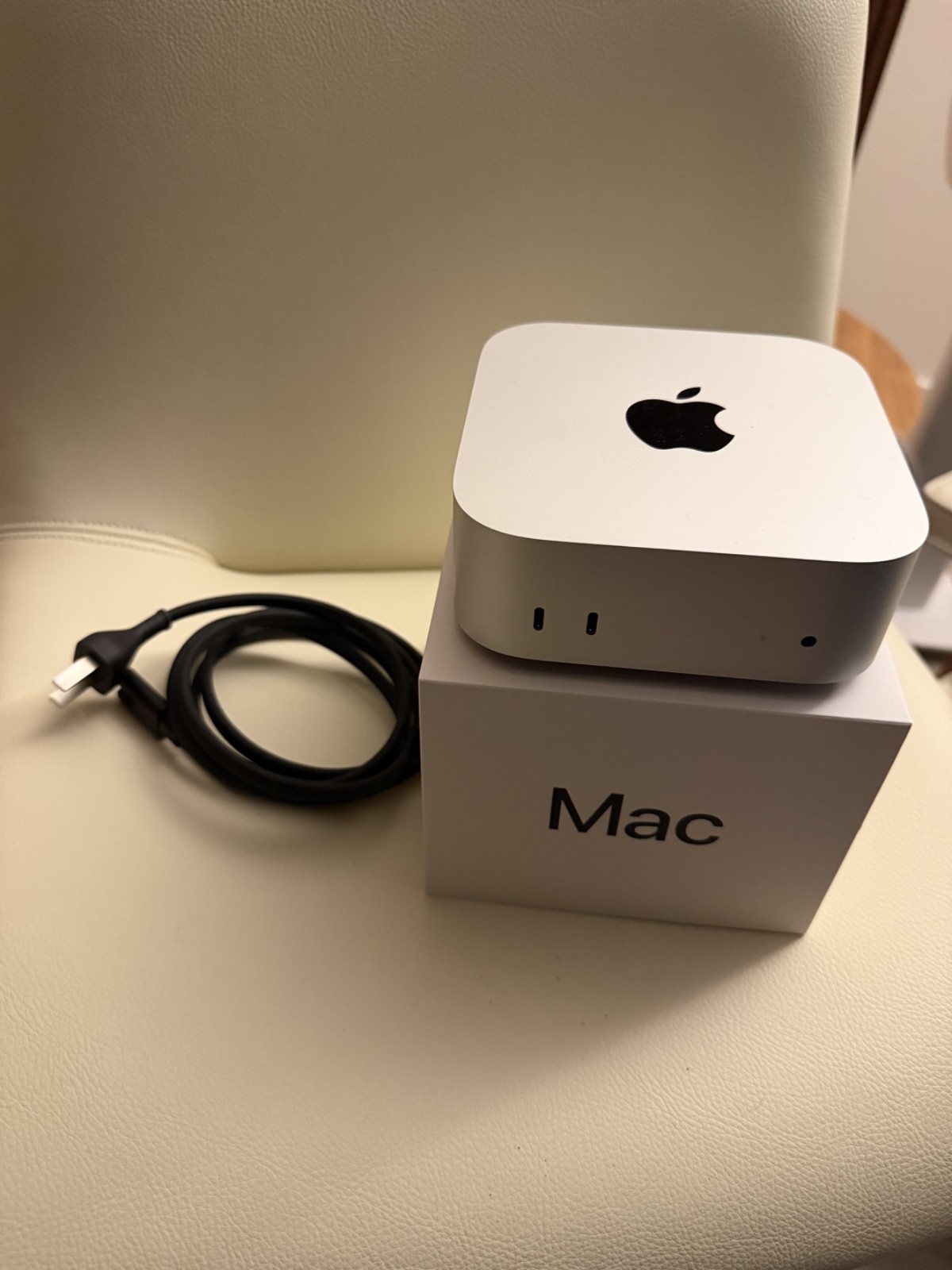 Apple Mac mini 2024 M4 16GB RAM 256GB SSD Silver Excellent Condition