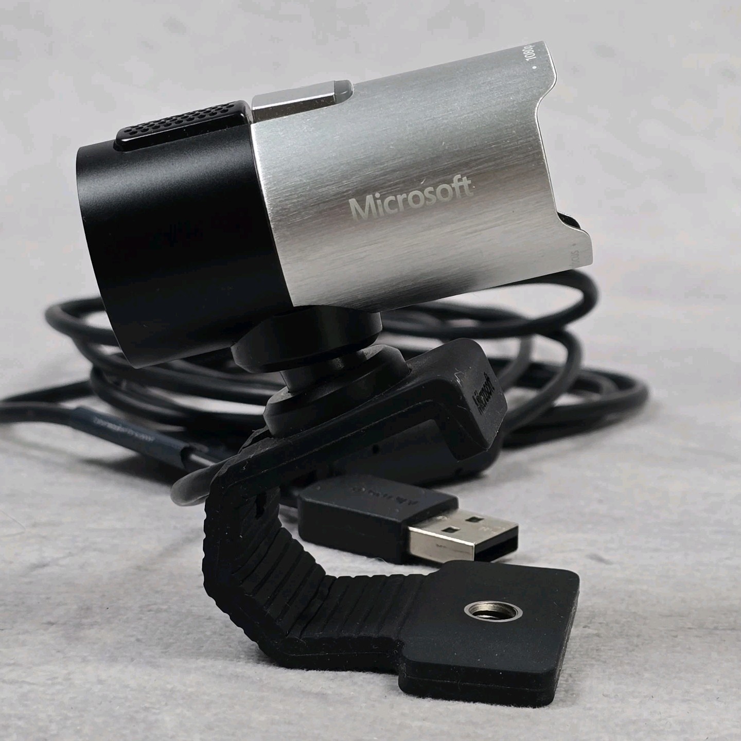 Microsoft LifeCam Studio Model 1425 Full HD 1080p USB Webcam + Pouch