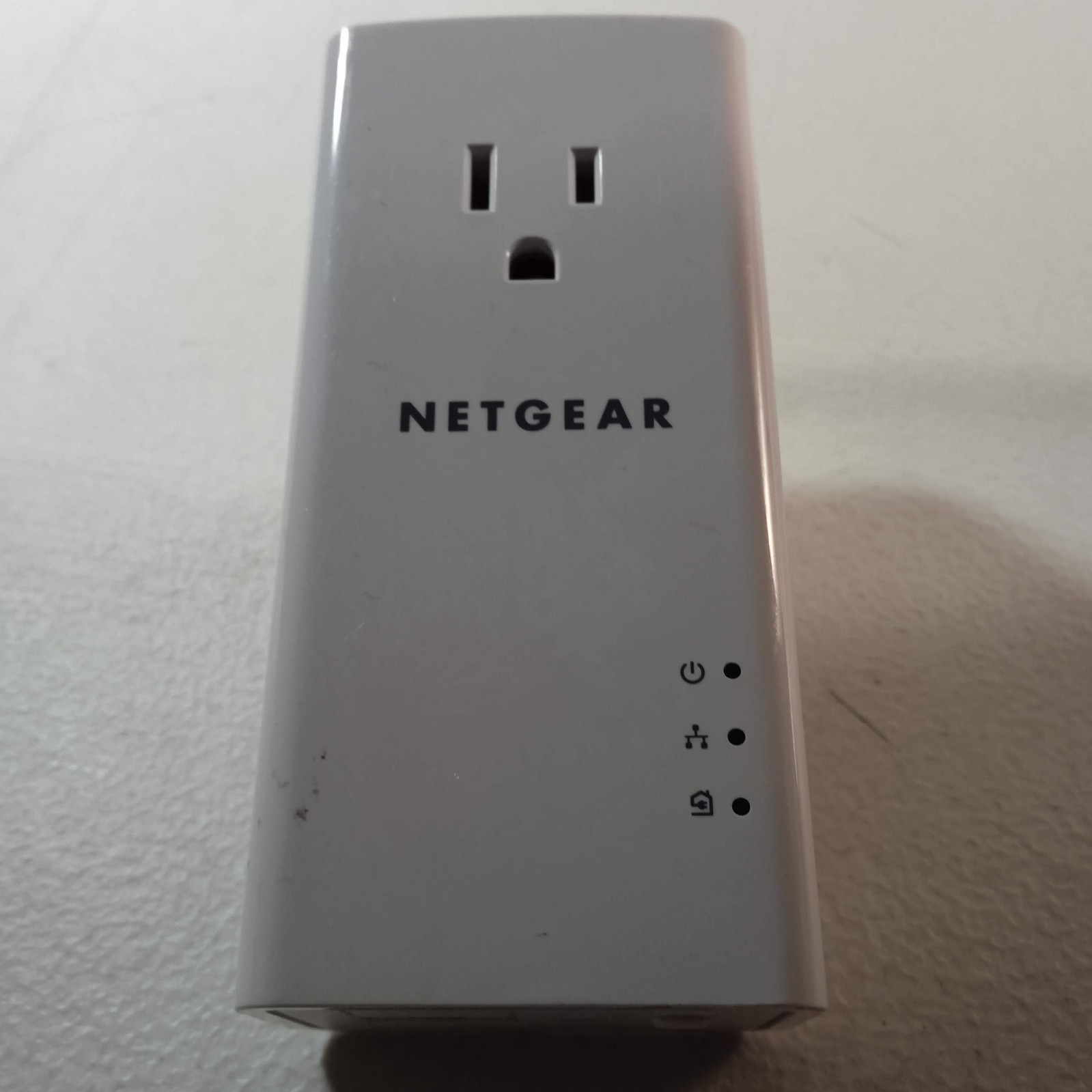 NETGEAR Powerline 1200 + Extra Outlet (PLP1200S) Powerline Ethernet Adapter