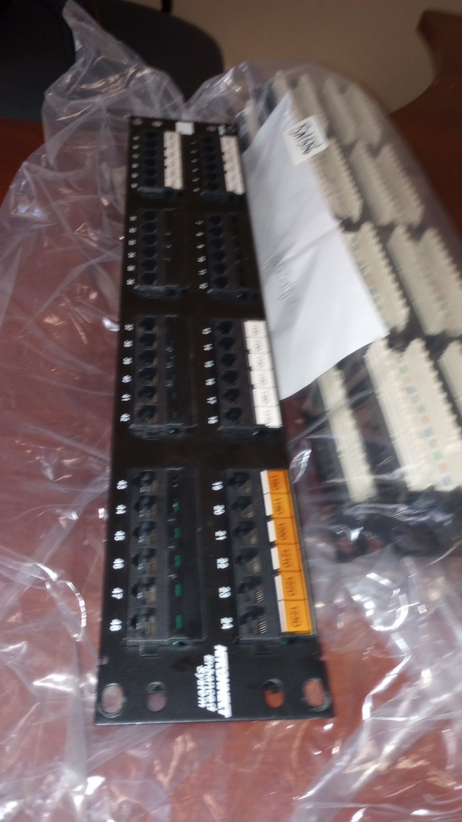 GOOD CONDTON AMP Netconnect Category 5e 48 Port Patch Panel PN: 406331-1