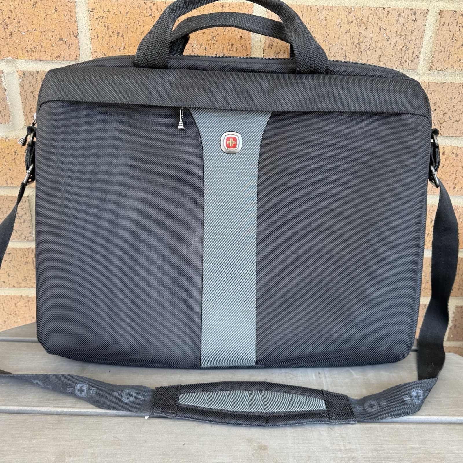 Wenger SwissGear Checkpoint Friendly Laptop Messenger Bag Briefcase 17” Black