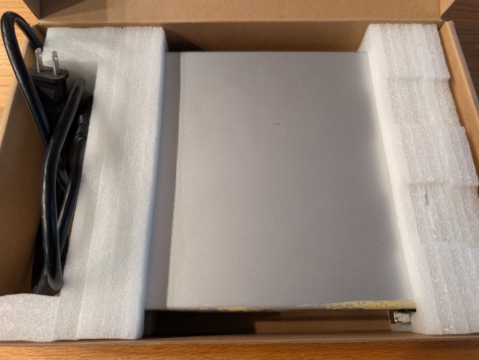 Ubiquiti US-8-150W 8-Port UniFi Switch, Managed PoE+ Gigabit Switch in box