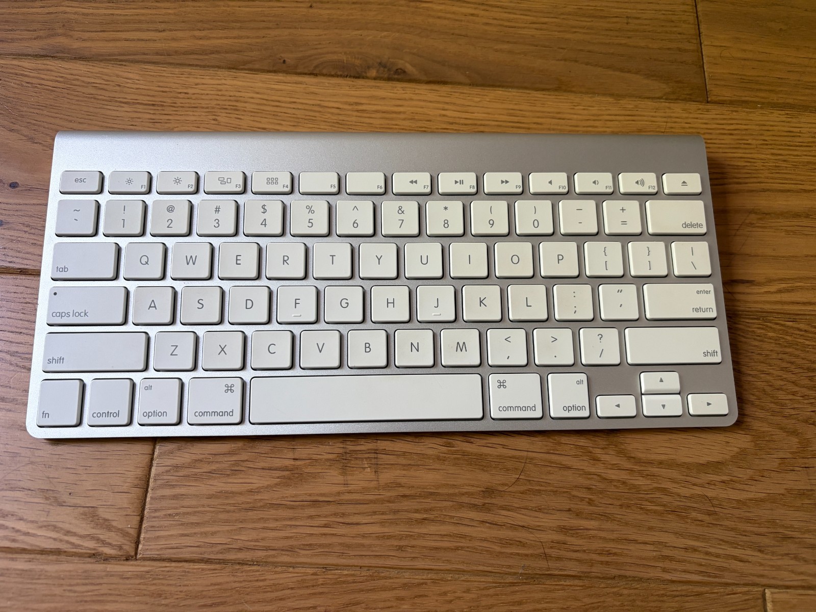 Apple A1314 Wireless Keyboard