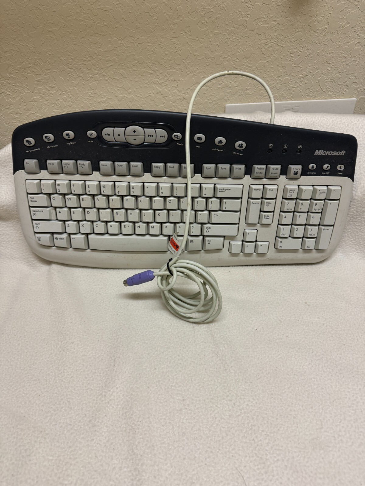 Microsoft Wired PS/2 PS2 Keyboard Wired Multimedia KB-0168
