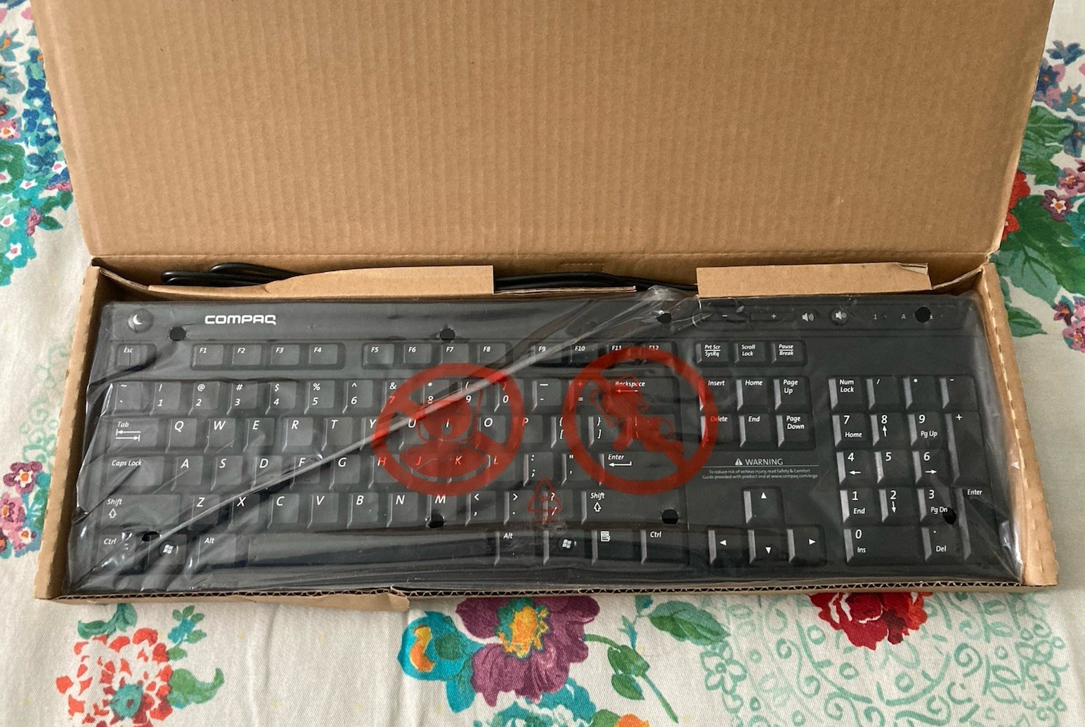 Compaq PS/2 Black 104-KEY Wired Computer Keyboard PR1101 - Brand New