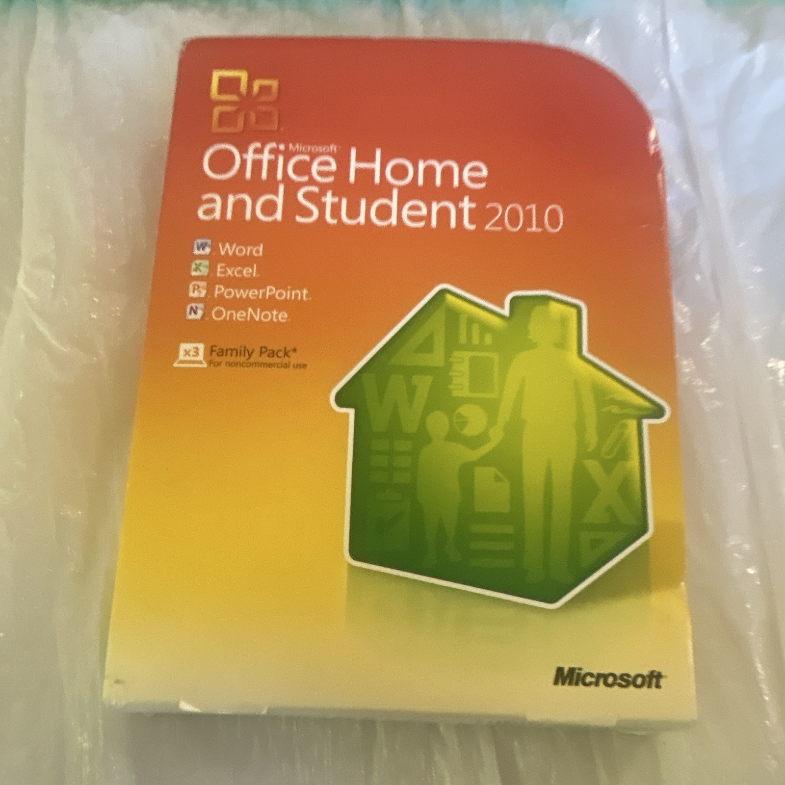 Microsoft Office Home and Student 2010 Family Pack DVD 3 PC Windows XP/Vista/7