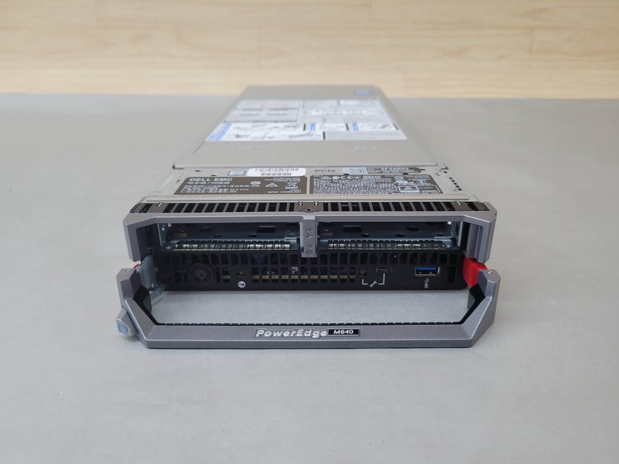 Dell 03MM20 PowerEdge M640 Blade (No HDD, RAM, or CPUs)