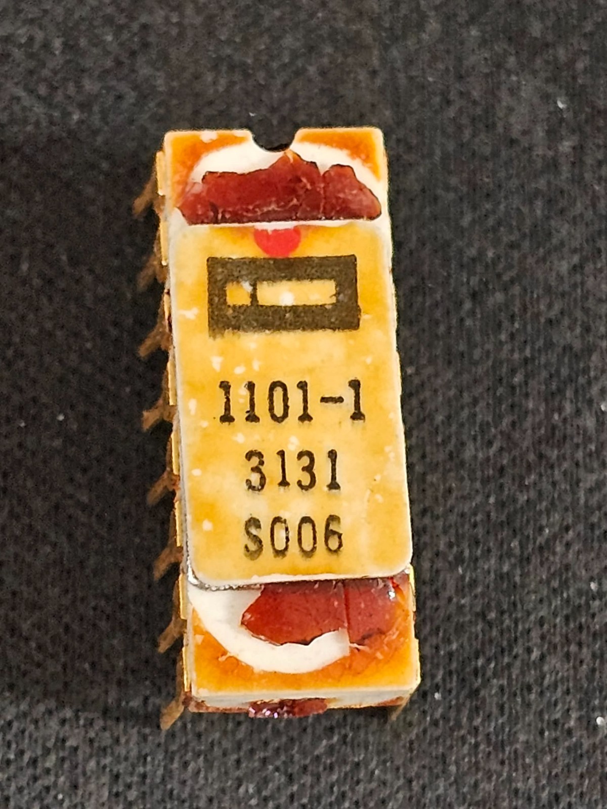 Super Rare Old Intel Logo 1101A PMOS 16 Pin Memory IC Ceramic/Gold Lid 1969/1971
